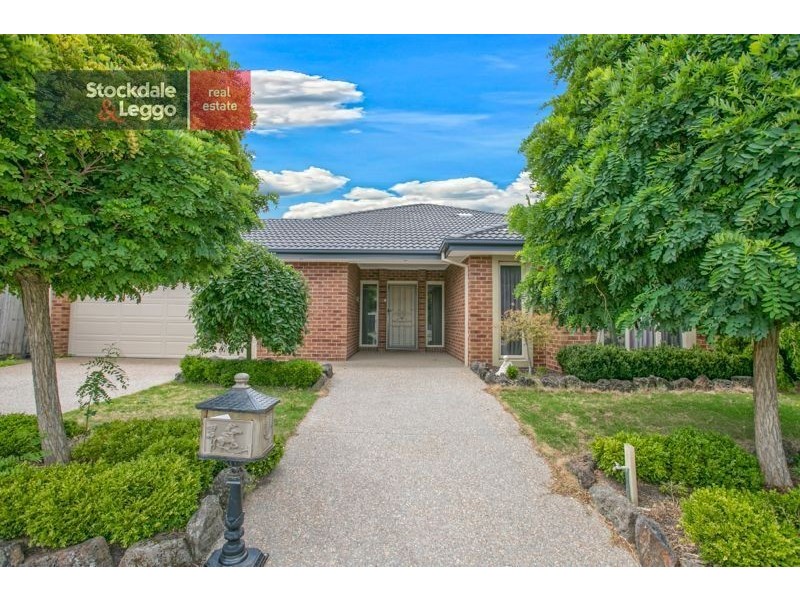 24 Bingham Rise, Lynbrook VIC 3975
