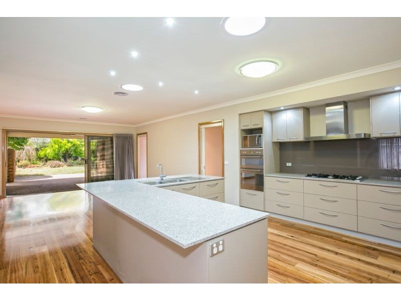 24 Bingham Rise, Lynbrook VIC 3975