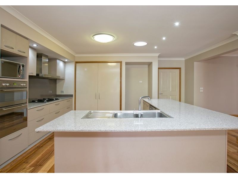 24 Bingham Rise, Lynbrook VIC 3975