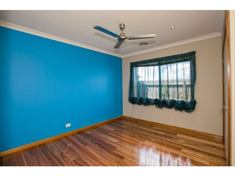 24 Bingham Rise, Lynbrook VIC 3975
