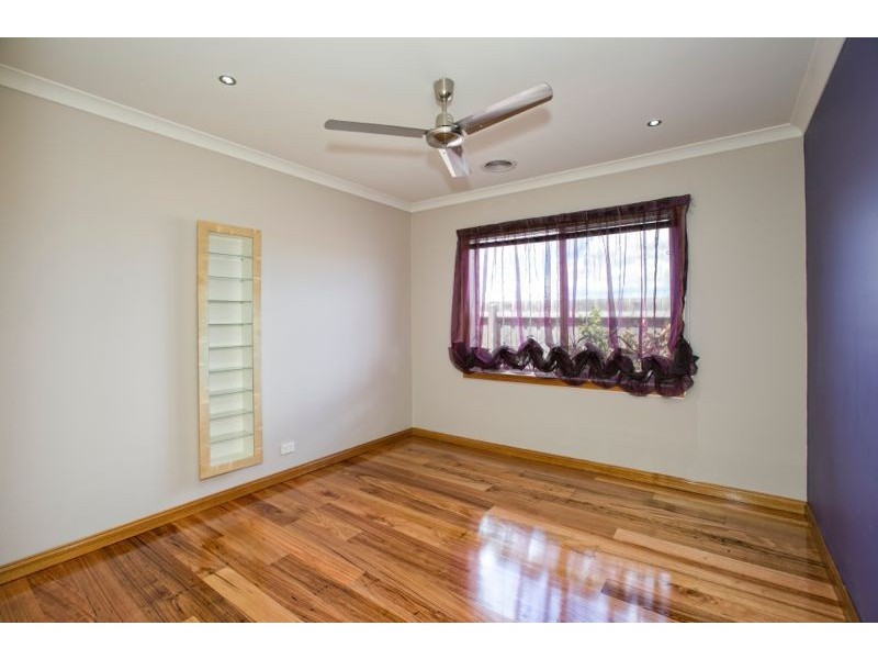 24 Bingham Rise, Lynbrook VIC 3975