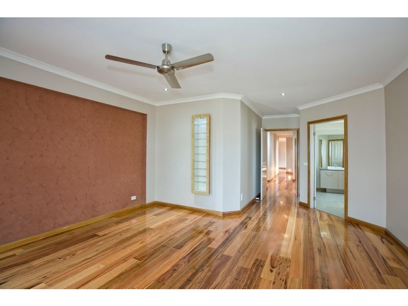 24 Bingham Rise, Lynbrook VIC 3975