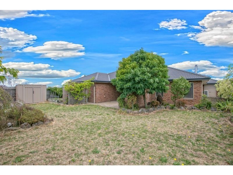 24 Bingham Rise, Lynbrook VIC 3975