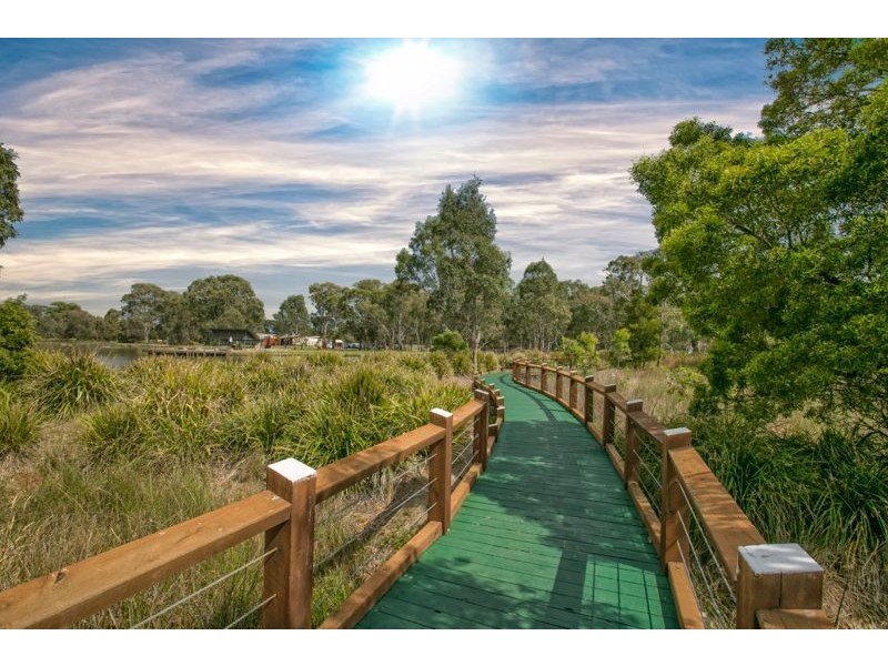 24 Bingham Rise, Lynbrook VIC 3975