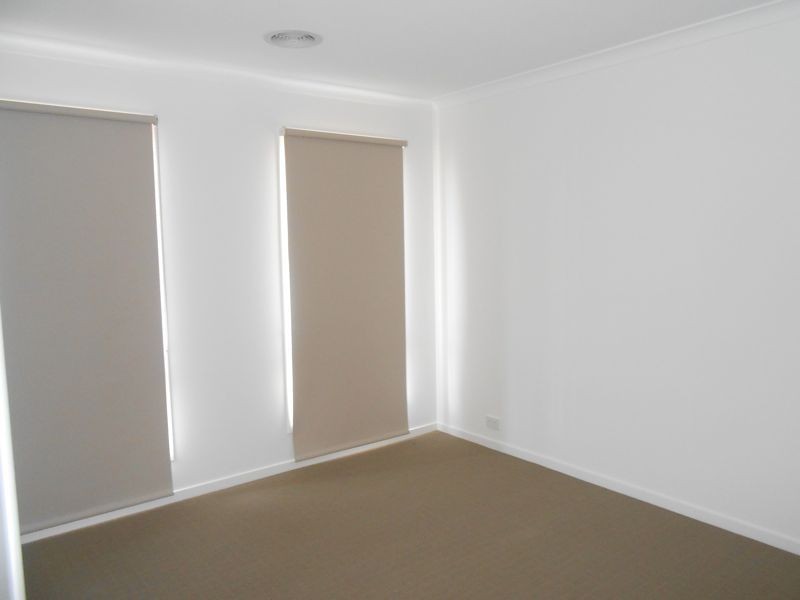 3 Princeton Place, Cranbourne West VIC 3977