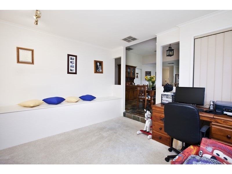 12 Oates Court, Cranbourne North VIC 3977