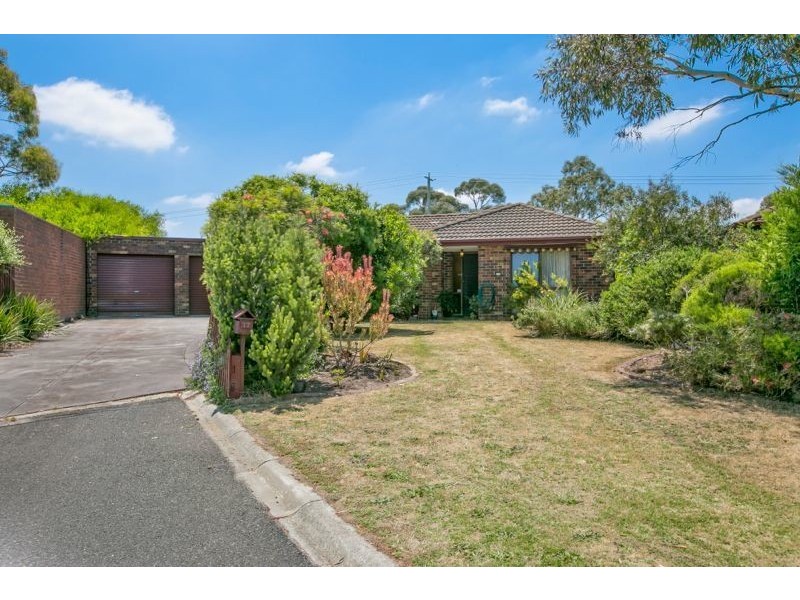 17 Bligh Close, Cranbourne North VIC 3977