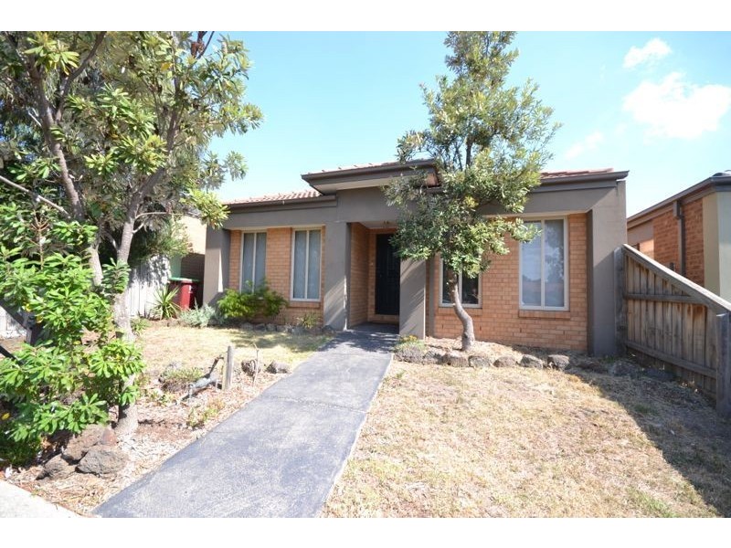 24 Waterbury Street, Cranbourne VIC 3977