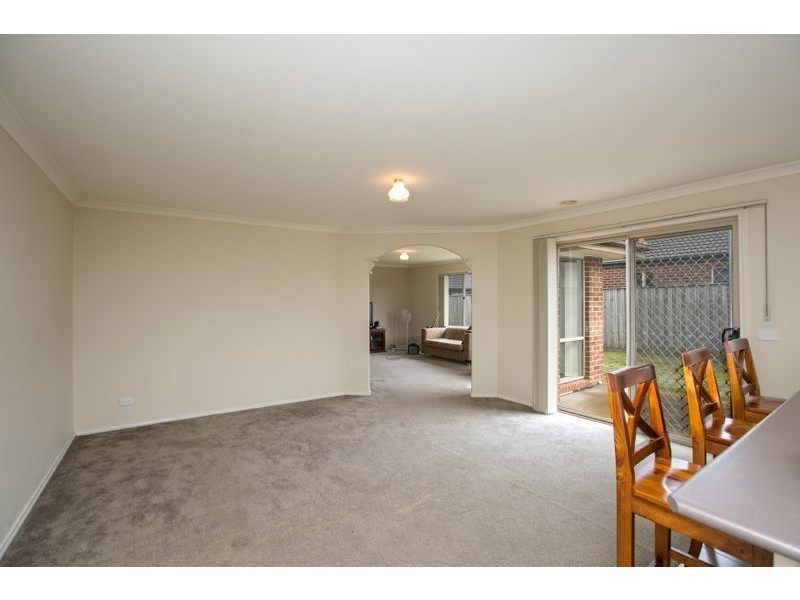 5 Glade Court, Cranbourne VIC 3977