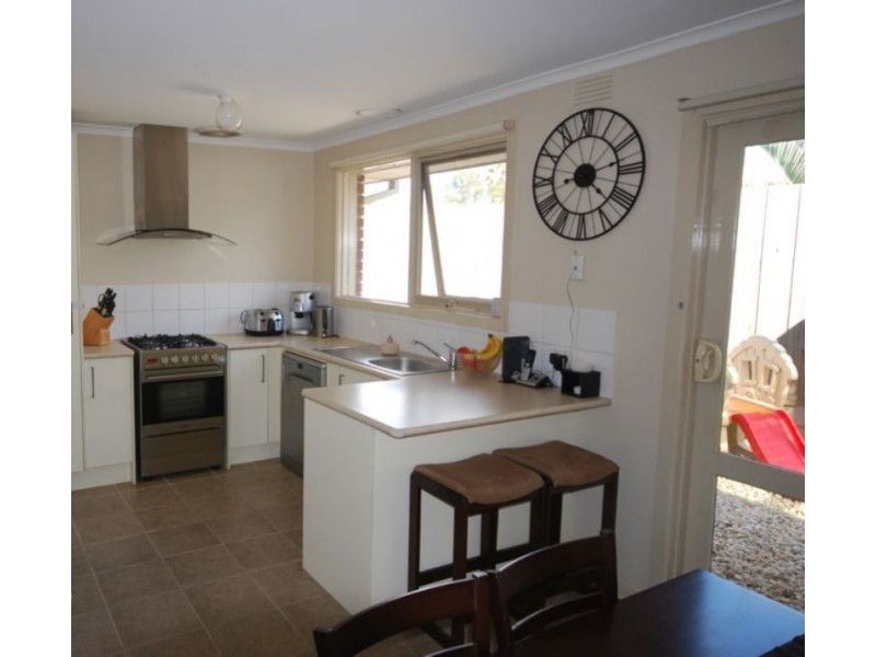 7 Eyre Court, Cranbourne North VIC 3977