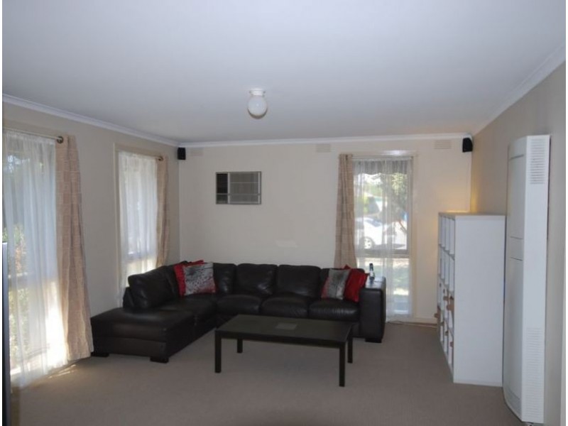 7 Eyre Court, Cranbourne North VIC 3977