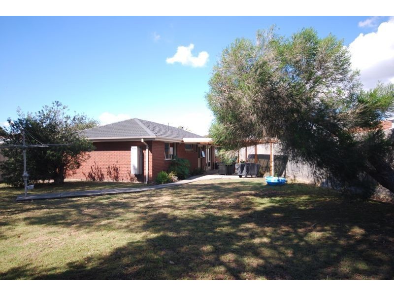 7 Eyre Court, Cranbourne North VIC 3977