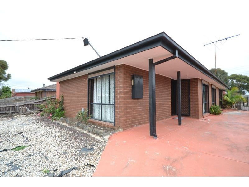 19 Elcan Avenue, Cranbourne West VIC 3977