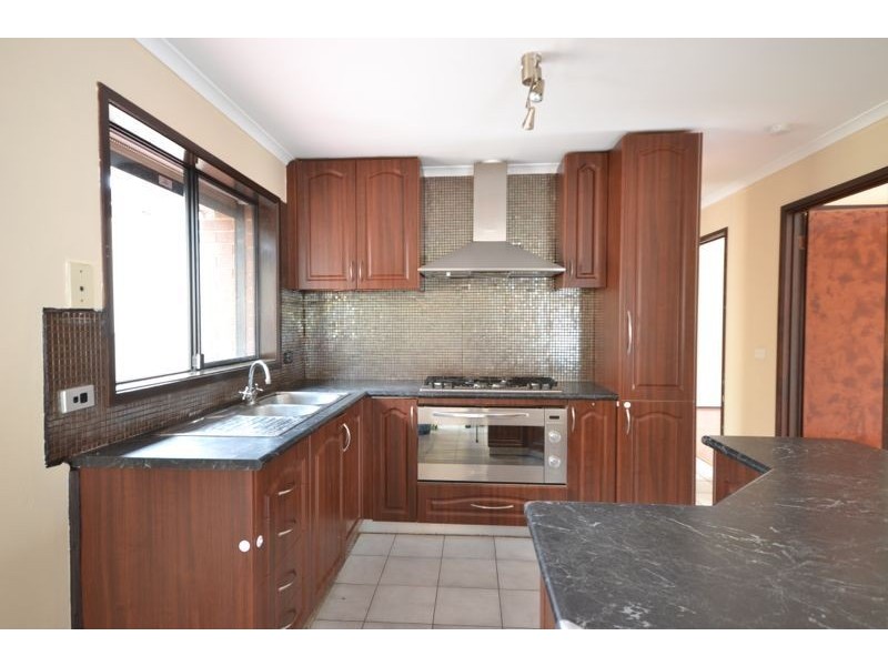 19 Elcan Avenue, Cranbourne West VIC 3977