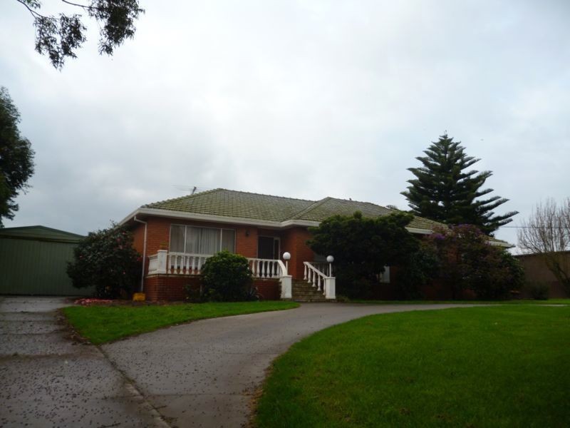 19 Moores Road, Clyde VIC 3978