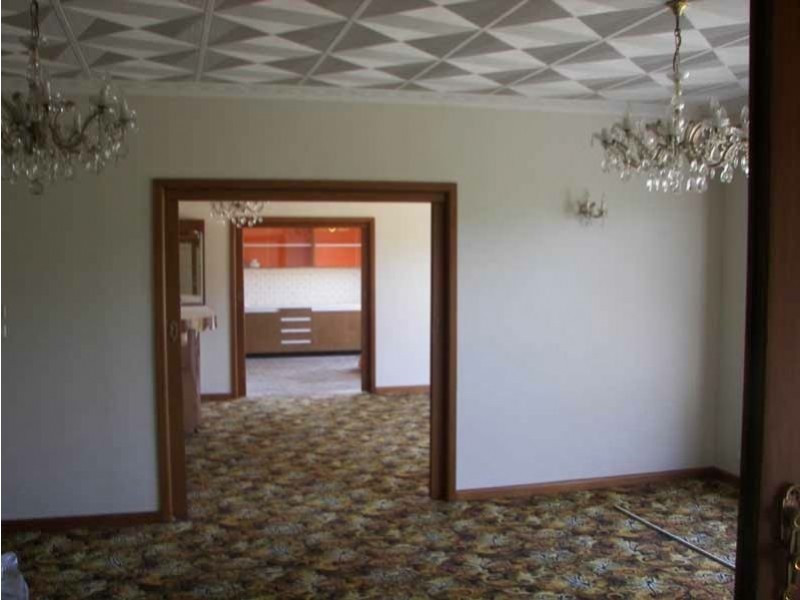 19 Moores Road, Clyde VIC 3978