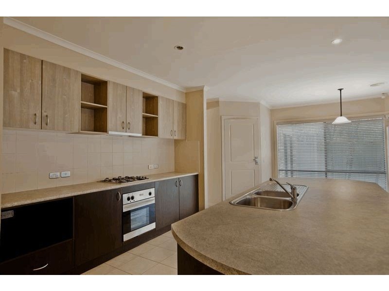 31 Waterside Drive, Cranbourne East VIC 3977