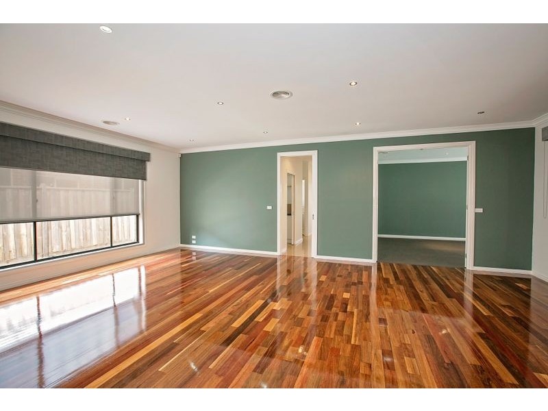 13 Mallett Grove, Lyndhurst VIC 3975