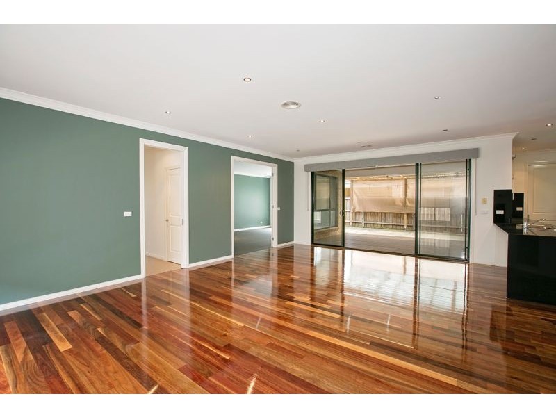 13 Mallett Grove, Lyndhurst VIC 3975