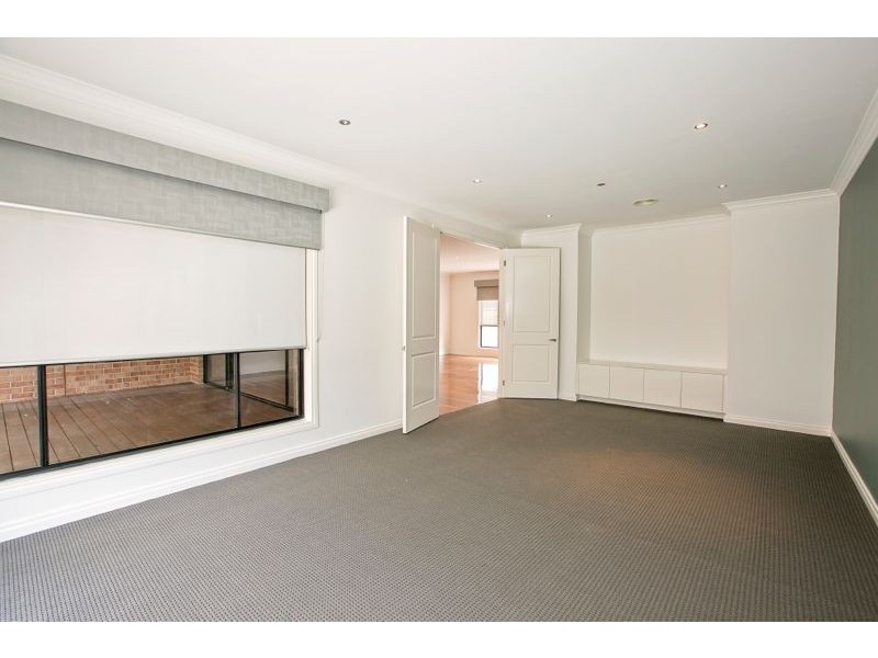 13 Mallett Grove, Lyndhurst VIC 3975