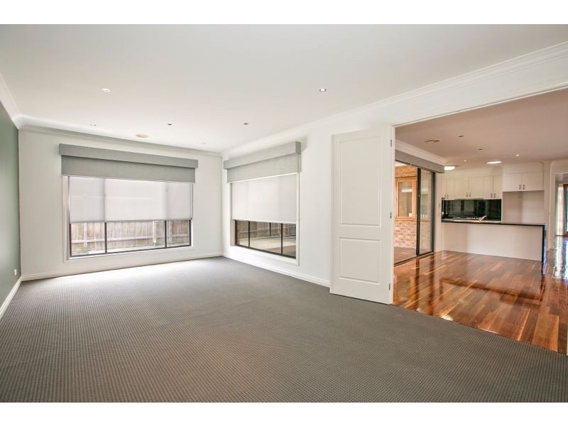 13 Mallett Grove, Lyndhurst VIC 3975