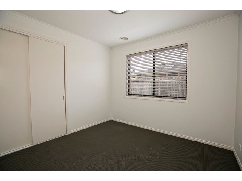 13 Mallett Grove, Lyndhurst VIC 3975