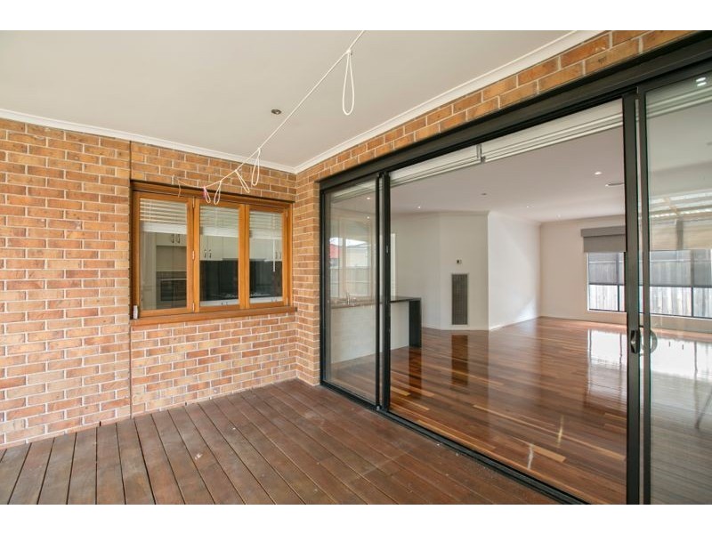 13 Mallett Grove, Lyndhurst VIC 3975