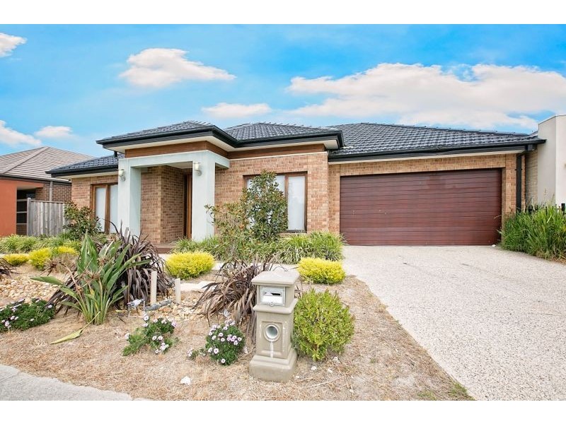 13 Mallett Grove, Lyndhurst VIC 3975