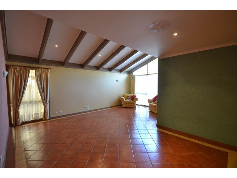 17 Peppercorn Court, Cranbourne North VIC 3977