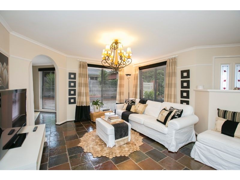 29 ELLENVALE DRIVE, Narre Warren VIC 3805