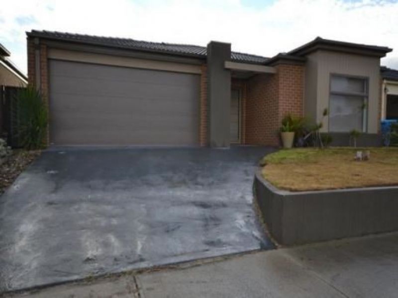 15 Datura Avenue, Cranbourne North VIC 3977