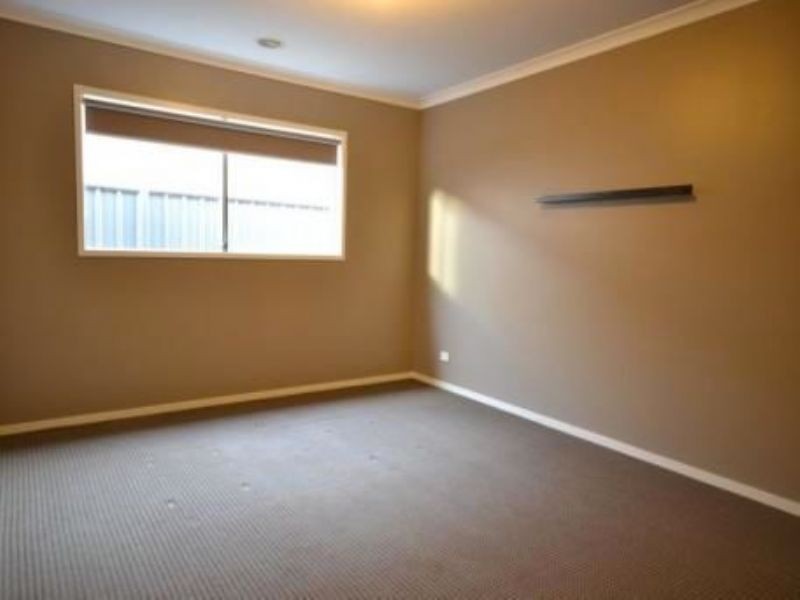 15 Datura Avenue, Cranbourne North VIC 3977