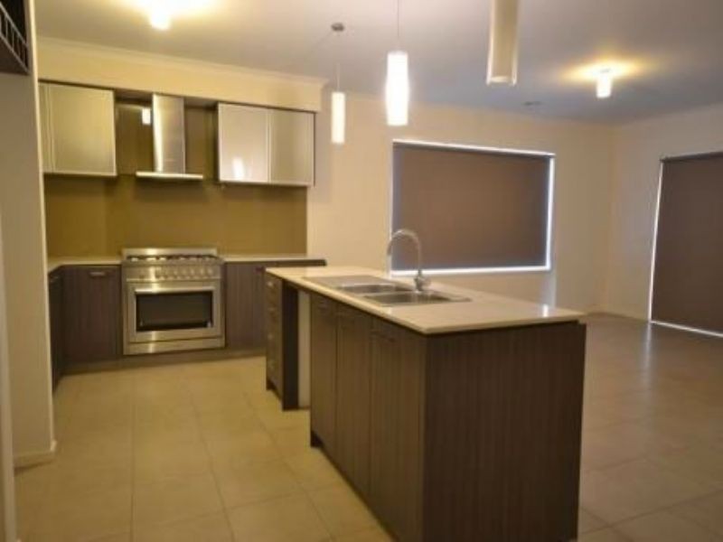 15 Datura Avenue, Cranbourne North VIC 3977