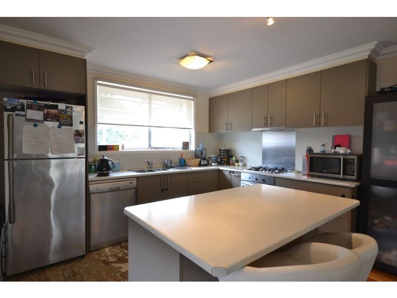 8 Roma Avenue, Cranbourne VIC 3977