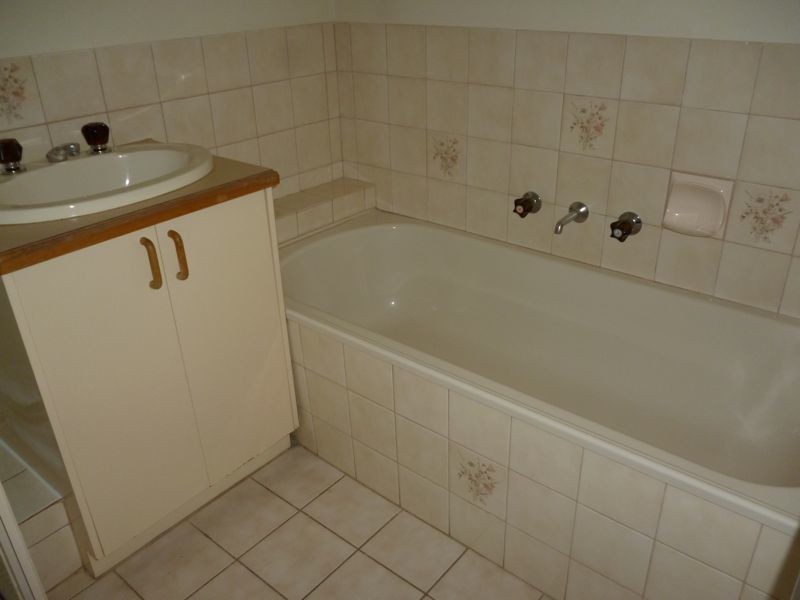 1/15 Arnold Street, Cranbourne VIC 3977