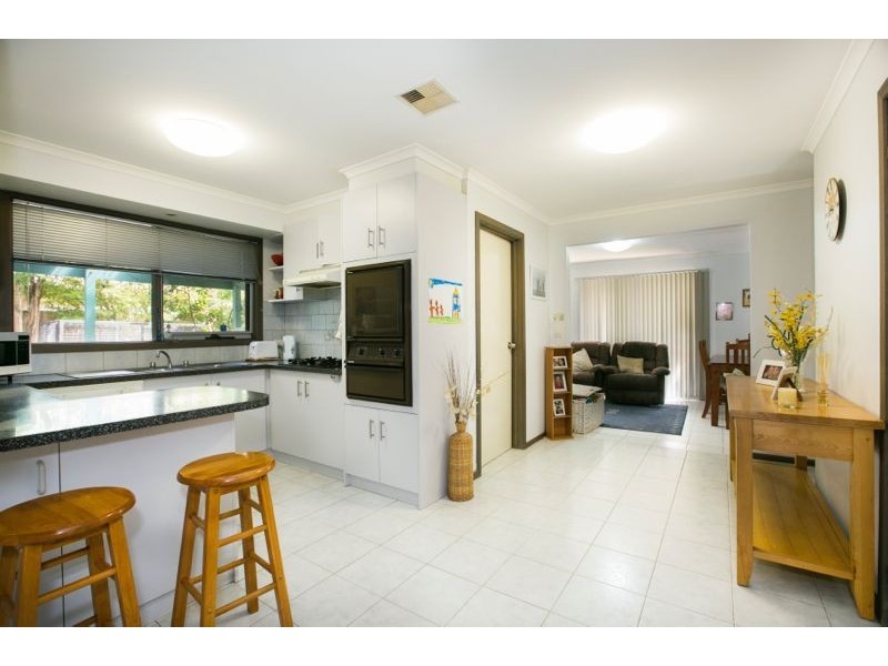 11 Frances Crescent, Cranbourne North VIC 3977