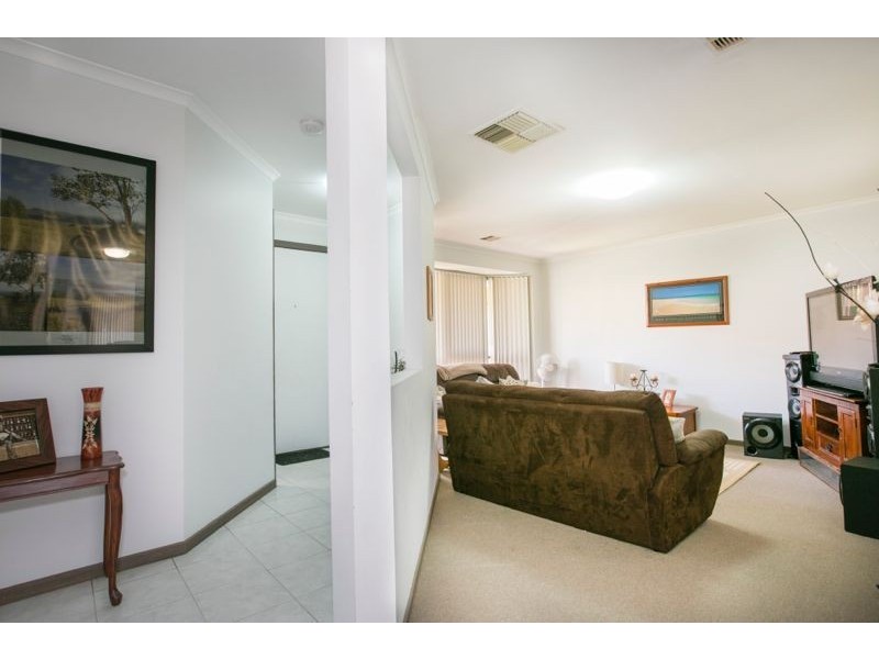 11 Frances Crescent, Cranbourne North VIC 3977