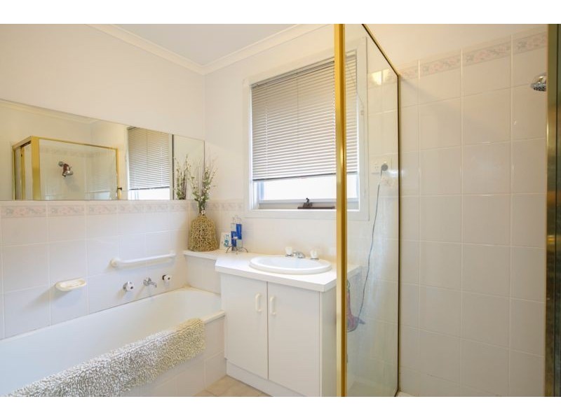 11 Frances Crescent, Cranbourne North VIC 3977