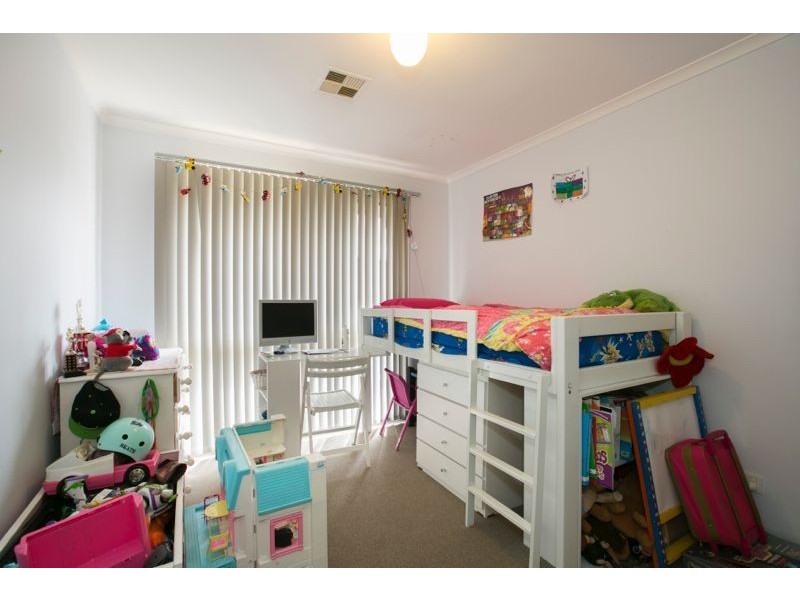 11 Frances Crescent, Cranbourne North VIC 3977