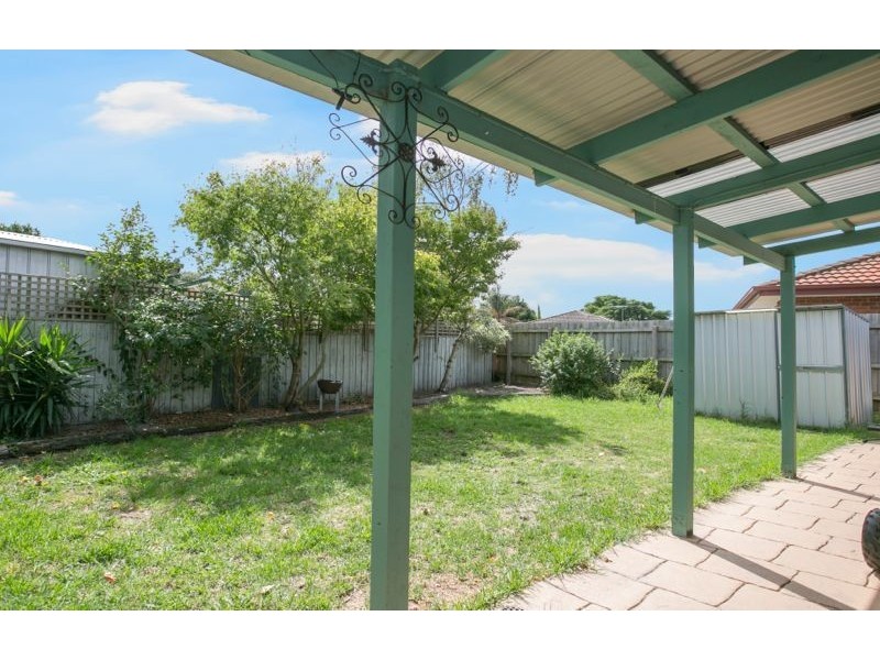 11 Frances Crescent, Cranbourne North VIC 3977
