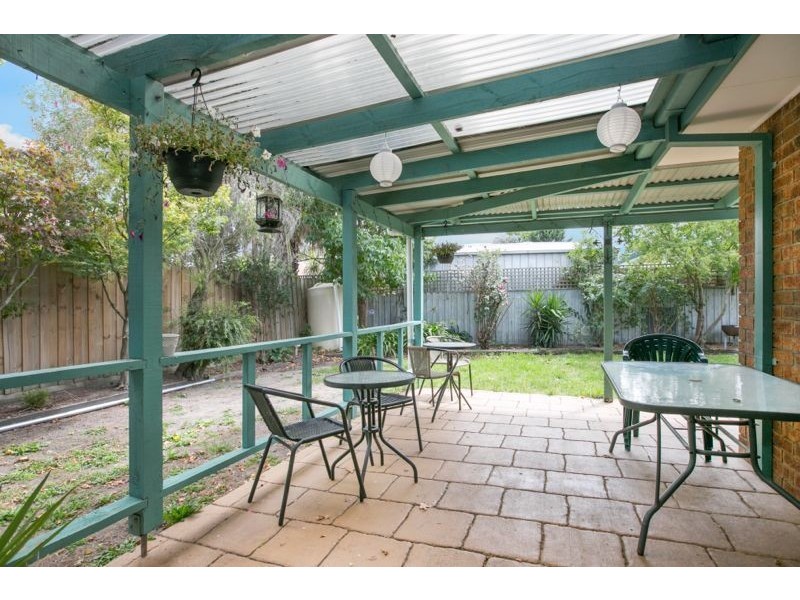 11 Frances Crescent, Cranbourne North VIC 3977