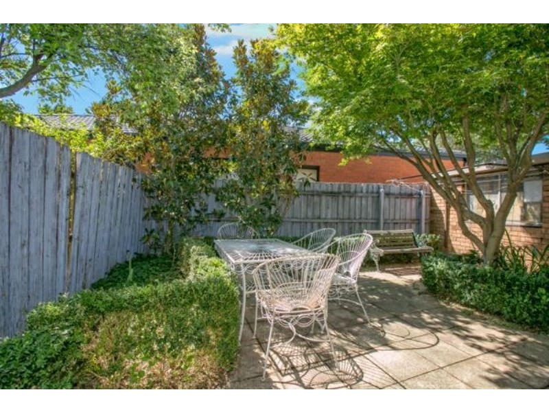 2/26 LEOPOLD CRESCENT, Hampton Park VIC 3976