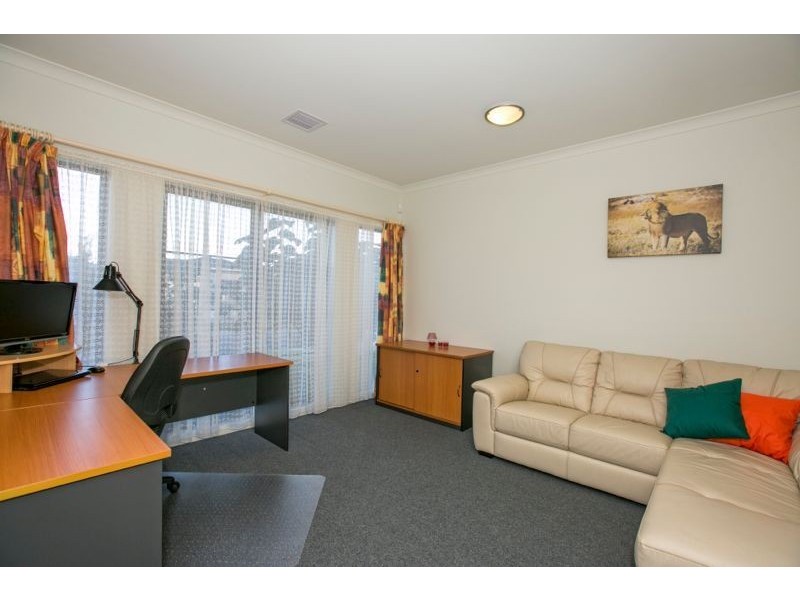 5 Colendy Close, Lyndhurst VIC 3975