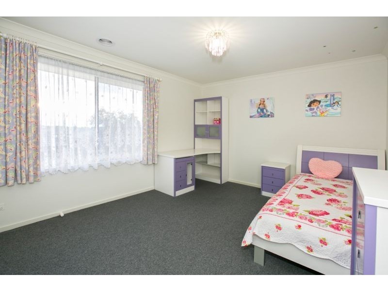 5 Colendy Close, Lyndhurst VIC 3975