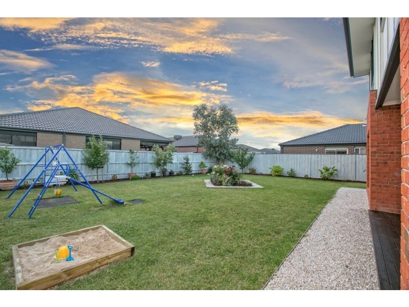5 Colendy Close, Lyndhurst VIC 3975
