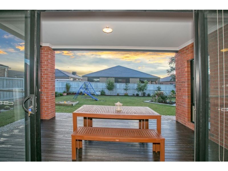 5 Colendy Close, Lyndhurst VIC 3975