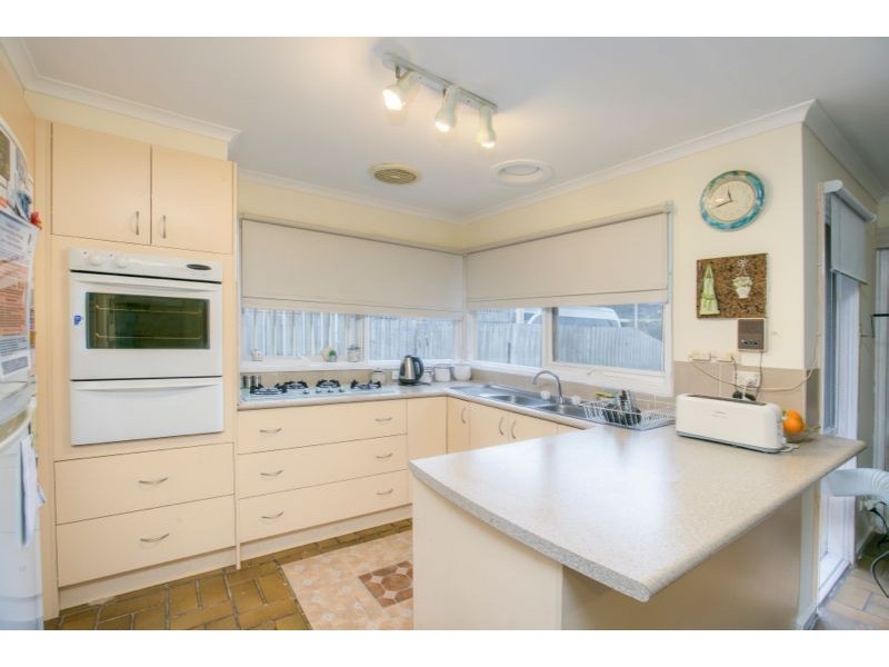 15 Loch Street, Cranbourne VIC 3977