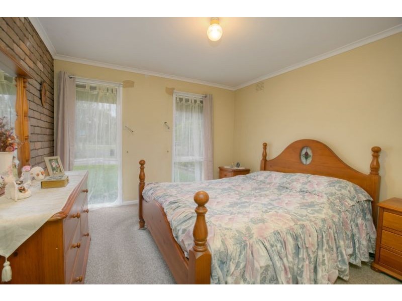 15 Loch Street, Cranbourne VIC 3977