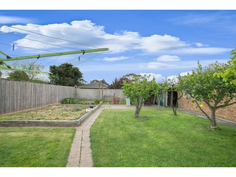 15 Loch Street, Cranbourne VIC 3977