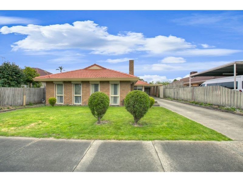 15 Loch Street, Cranbourne VIC 3977
